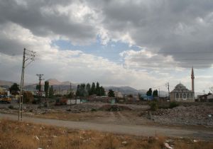 Cengiz, tuttuğunu koparıyor..